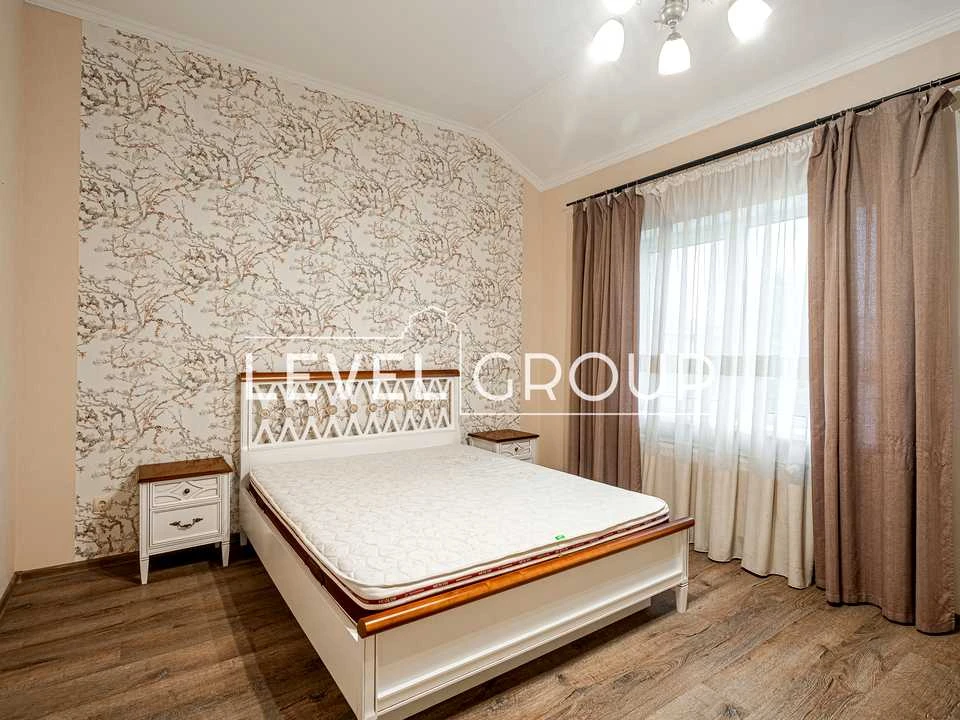 Будинок. Вишгород, Жасмінова