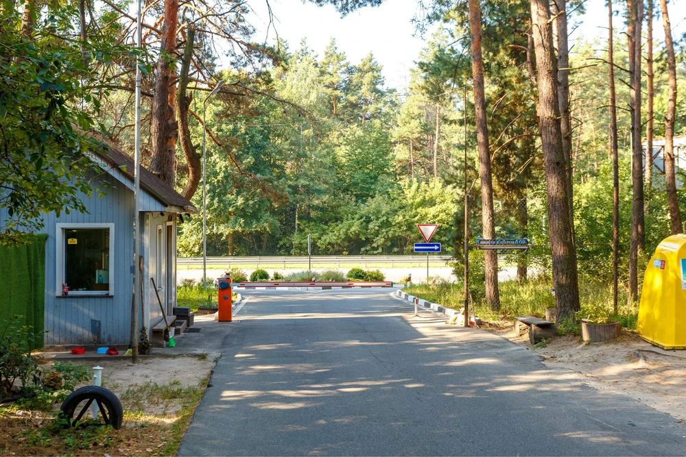 Продаж таунхауса з власною ділянкою в закритому котеджному м