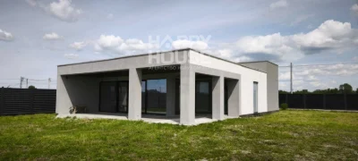 Продам будинок КМ “Міжріччя” на березі озера.