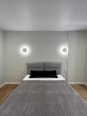 Manhattan residential complex large 1 bedroom apartment