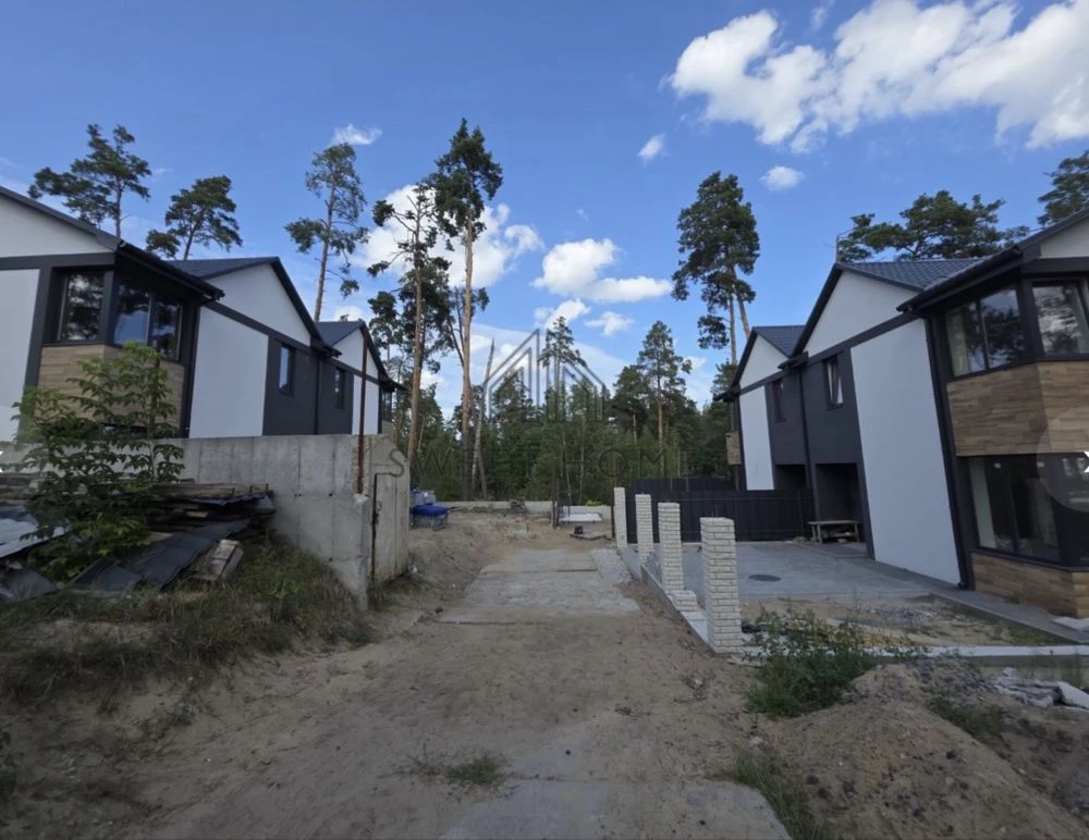 Продаж дуплексу 120 м² в Ірпені | 2,5 сотки землі | $85 000