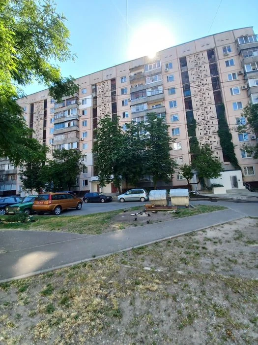 For sale 1 room Moskalevka, Zavod Shevchenko, Akademika Bogomol