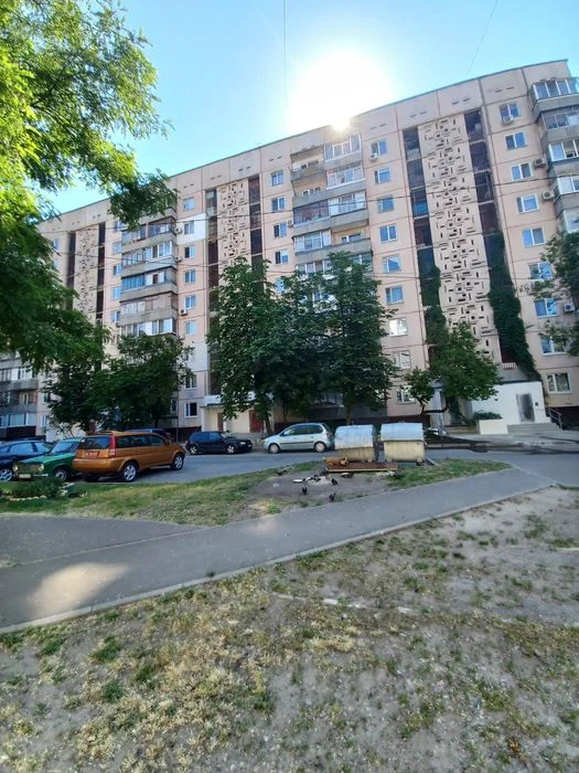 For sale 1 room Moskalevka, Zavod Shevchenko, Akademika Bogomol