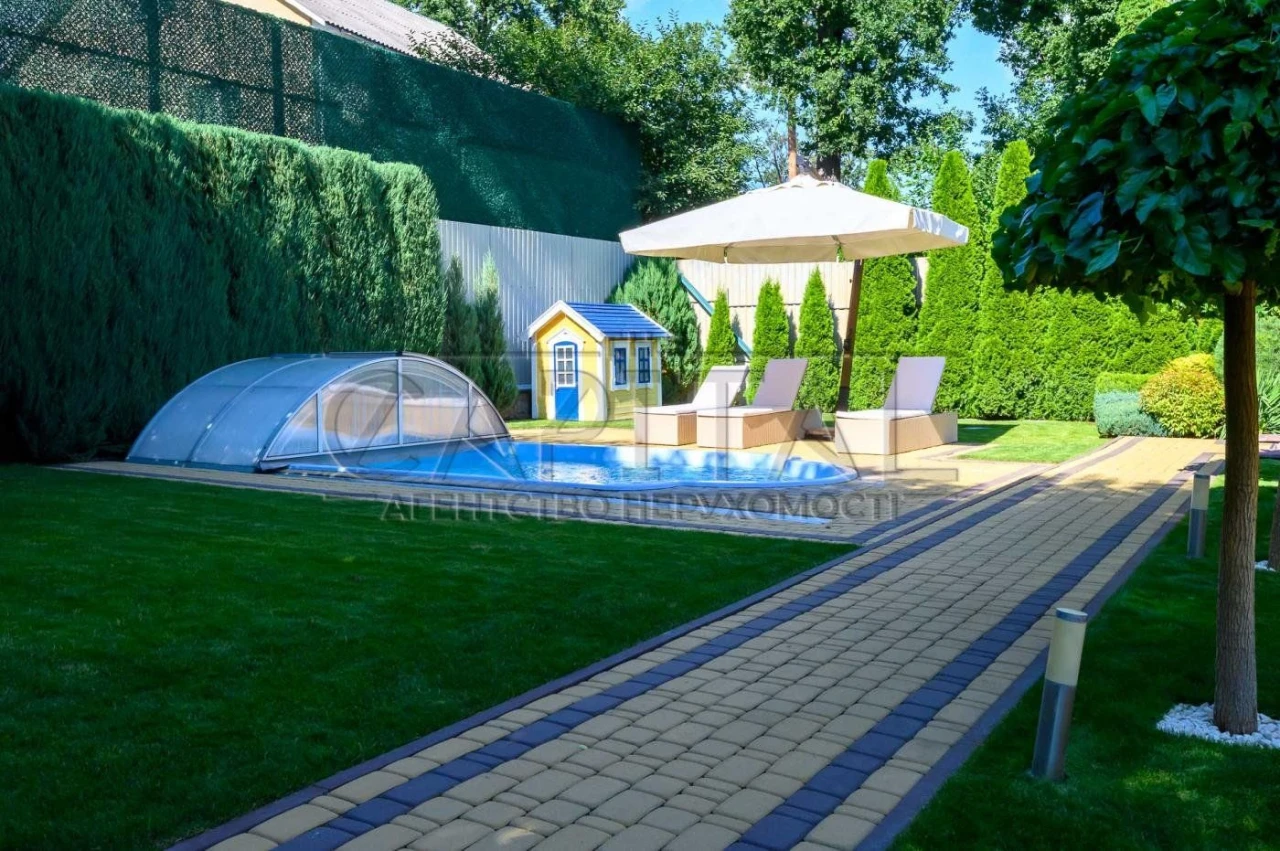 Будинок 4 кім, 135 м² в центрі Ірпеня, з генератором
