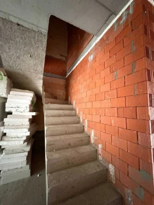 Продам таунхаус з центральними комунікаціями в топовій локац