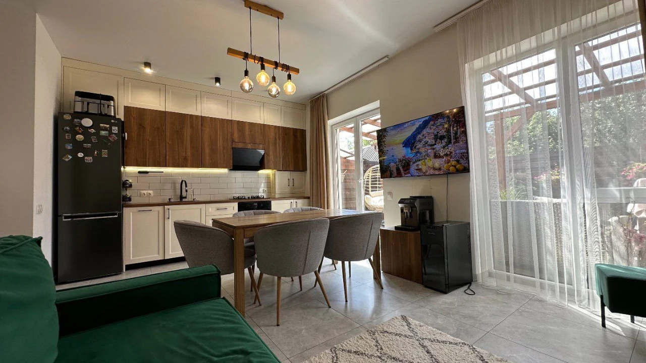 Таунхаус Ірпінь центр, район Roshen, 100 м² + мансарда 35 м²