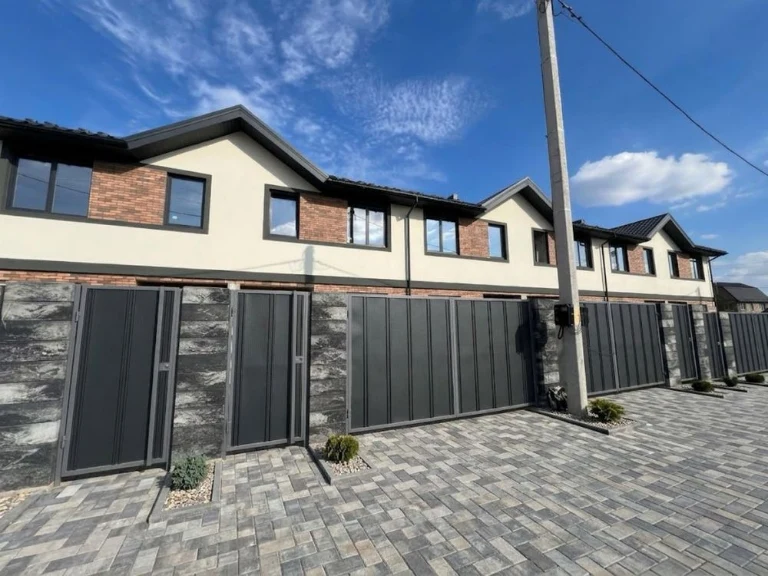 Продам таунхаус в Ірпені — 90 м² із власною земельною ділянк