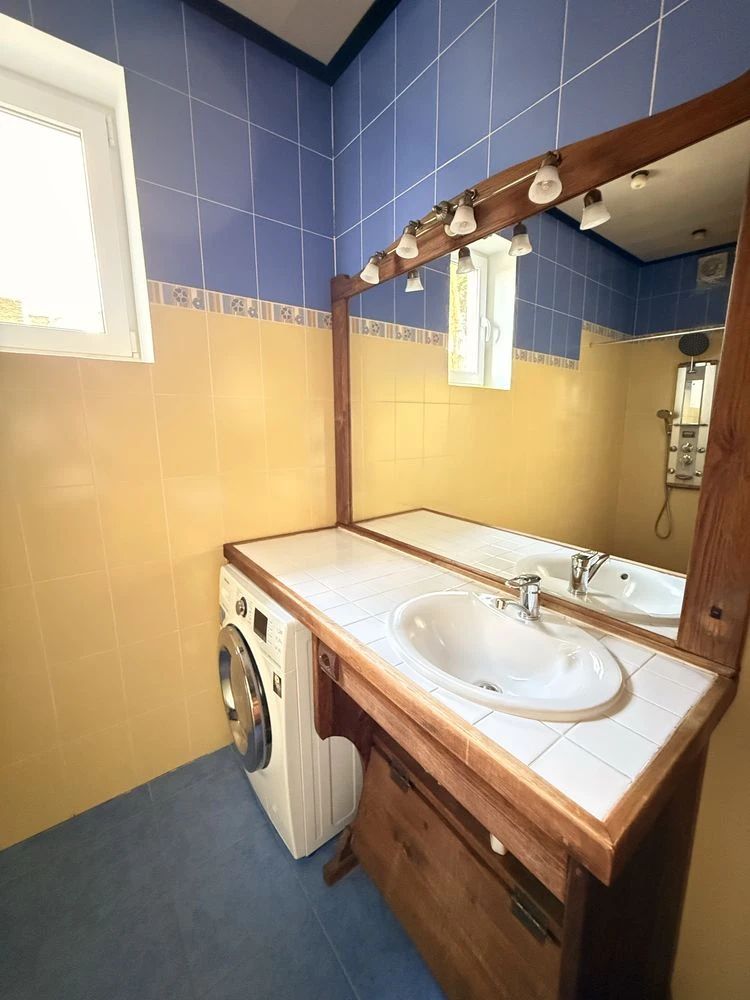 Продається будинок. 113 м2. КМ Стоянка 2. 10 соток землі. Гараж