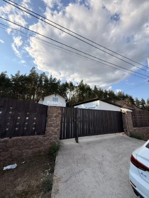 Продається будинок. 113 м2. КМ Стоянка 2. 10 соток землі. Гараж