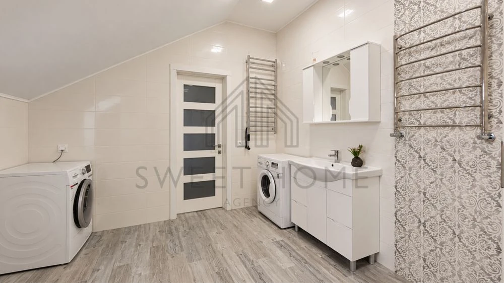 Продаж таунхауса в Ірпені 165,2 м² з ремонтом, меблями, гара