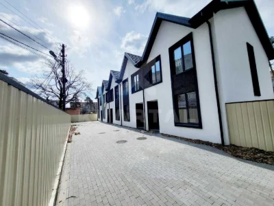 Продається Таунхаус з новим якісним ремонтом в Ірпені, газове опалення