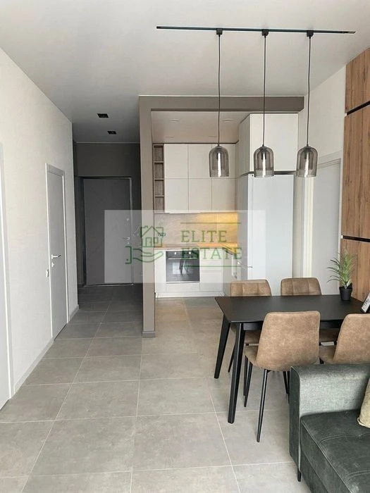 Spectacular 2-room apartment 60m² with renovation and furniture in the Metropoli residential complex