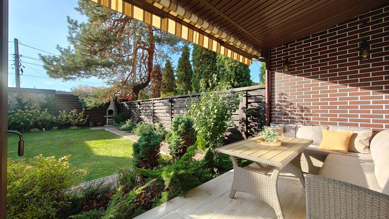 Таунхаус в Ірпені з ремонтом. 165,2 м². Гараж,  камін та вла