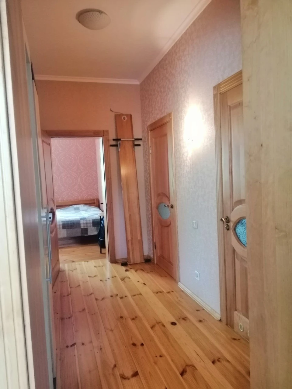 Продам свій будинок на ділянці 13 сот.