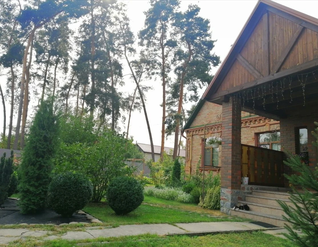 Продам свій будинок на ділянці 13 сот.