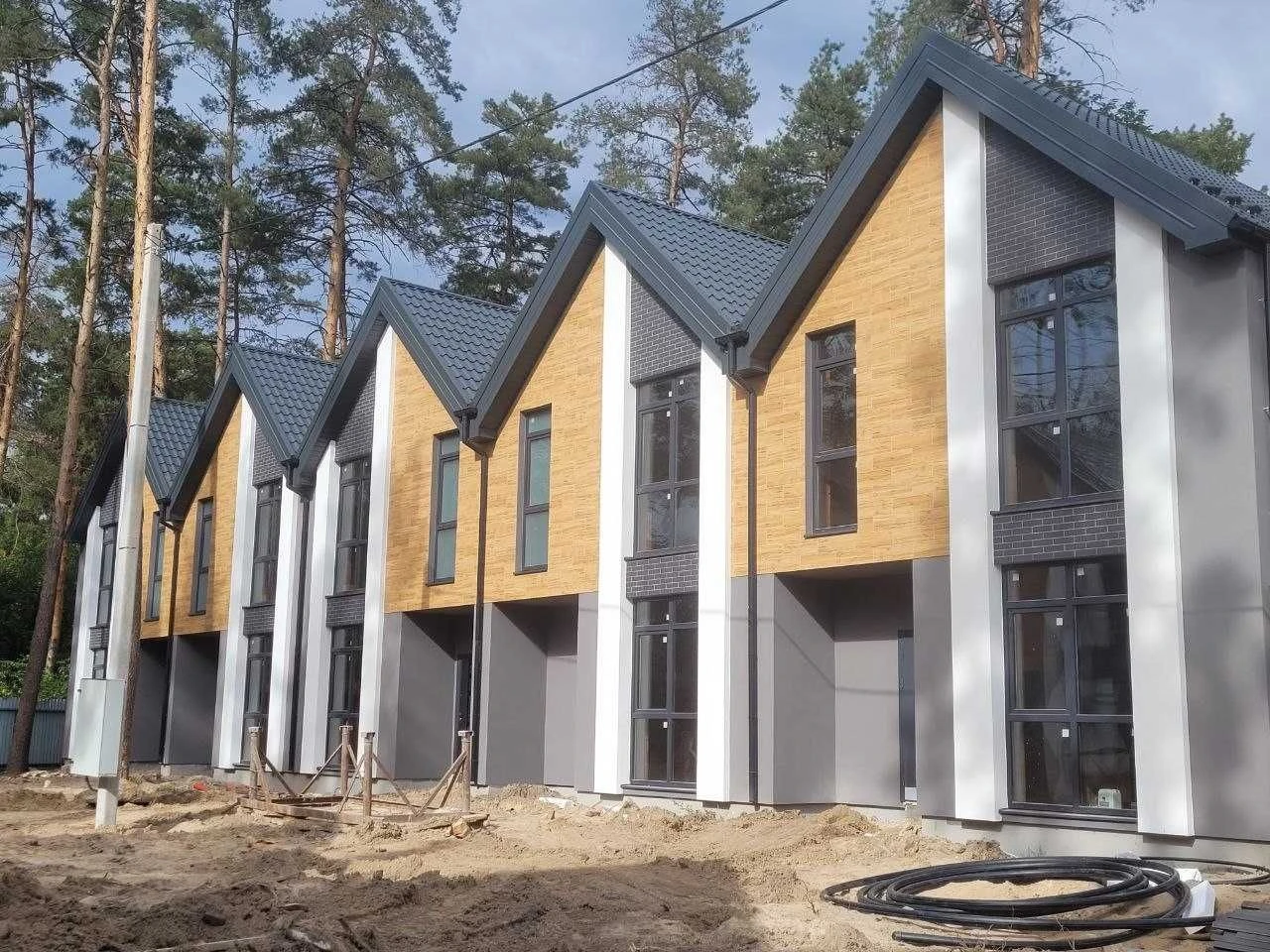 Продажа среднего таунхауса 107м2 на 2.15сотках в тихом районе