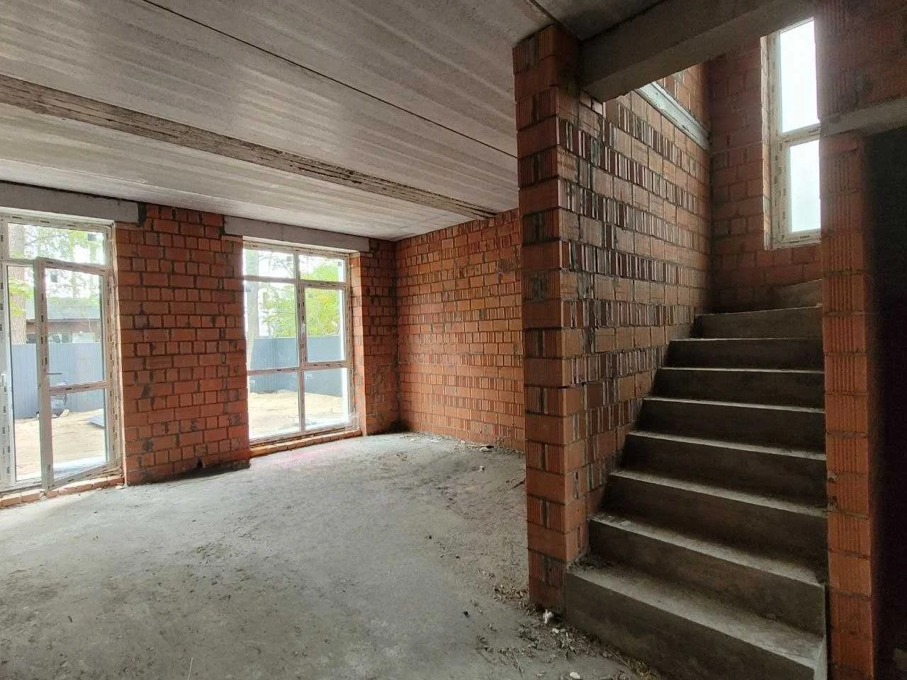 Кутовий таунхаус 107 м² з ІНДИВІДУАЛЬНИМ ГАЗОВИМ ОПЕРАТОР