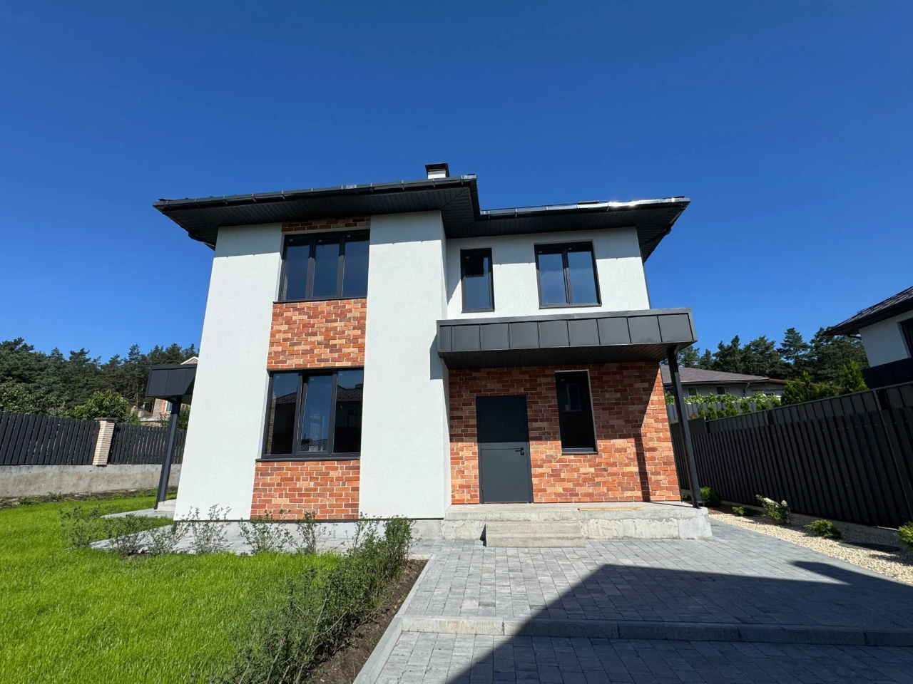 Продаж двоповерхого будинку в Ірпені, район Стоянки, поруч із лісом
