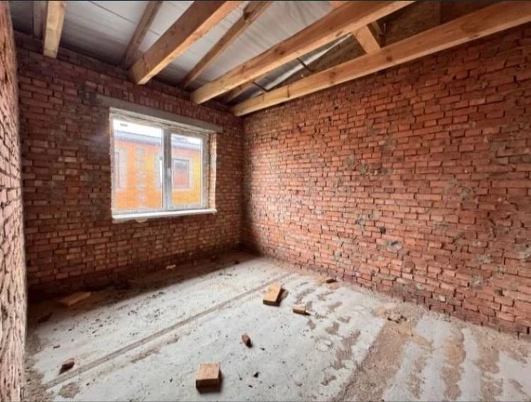 Quadruple duplex for sale in Tyazhylov.