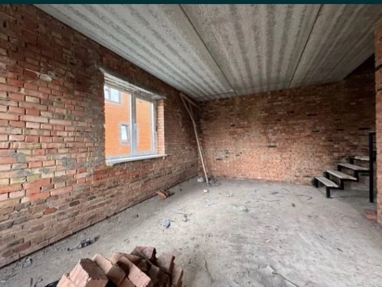 Quadruple duplex for sale in Tyazhylov.