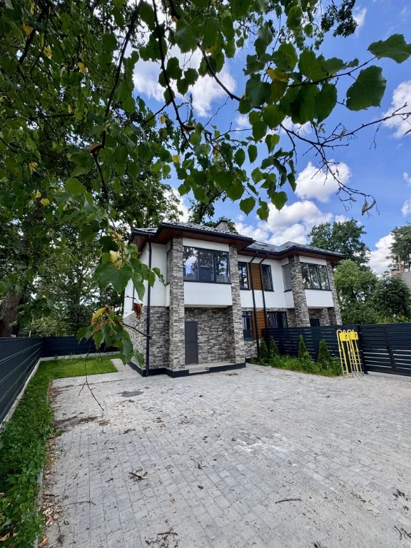 Продаж! Дуплекс біля парку Незнайки, 140 м², 4 спальні + кабінет