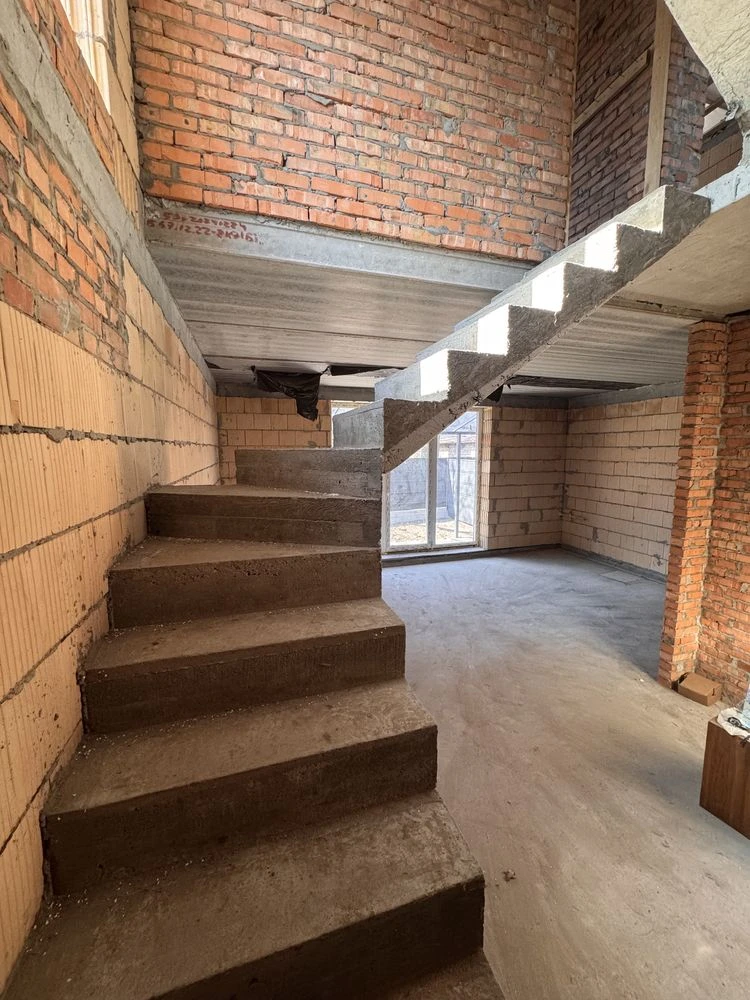 Продаж! Дуплекс біля парку Незнайки, 140 м², 4 спальні + кабінет