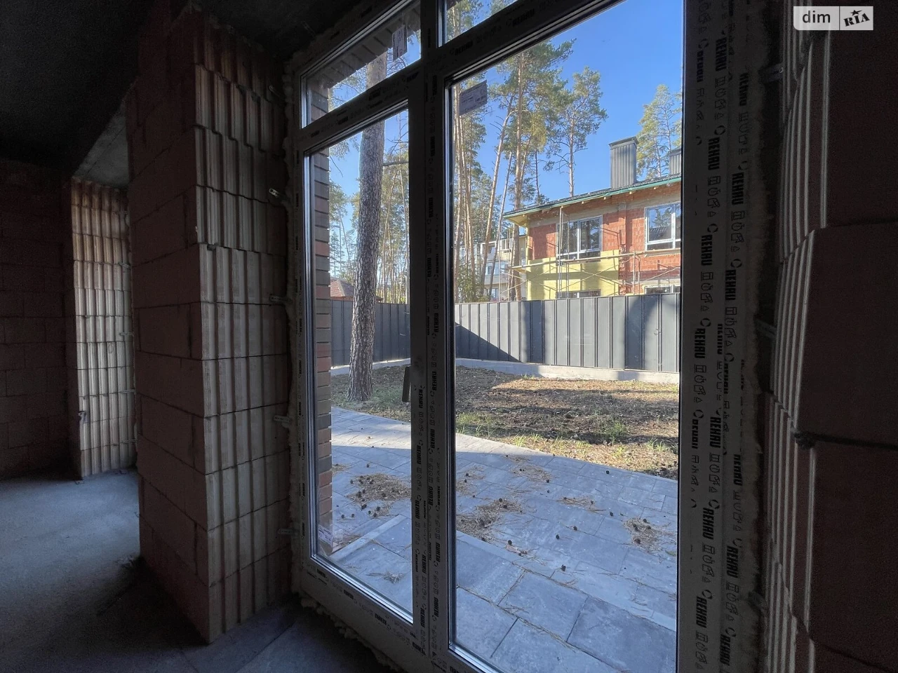 Продаж дуплексу