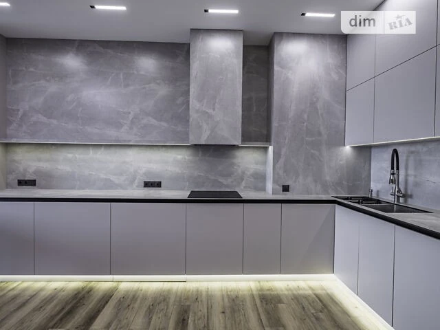 Продаж 2к квартири 85 кв. м на туп. Фортечний 7В • ID 347279