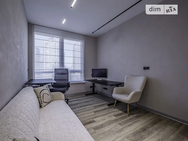 Продаж 2к квартири 85 кв. м на туп. Фортечний 7В • ID 347279