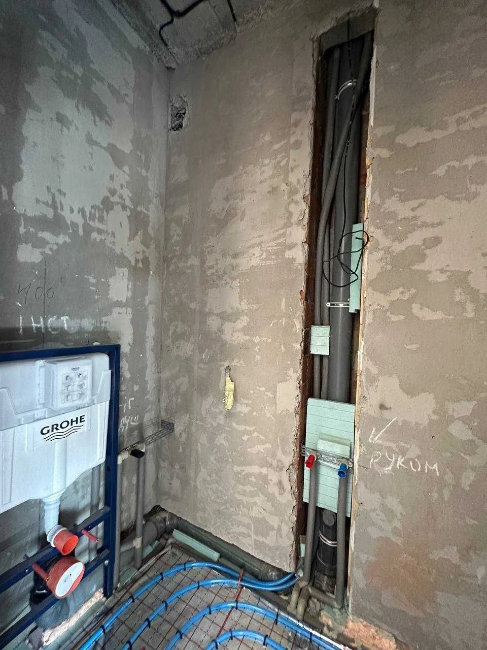 Продаж таунхаусу з ремонтом в топовій локації з  центральним