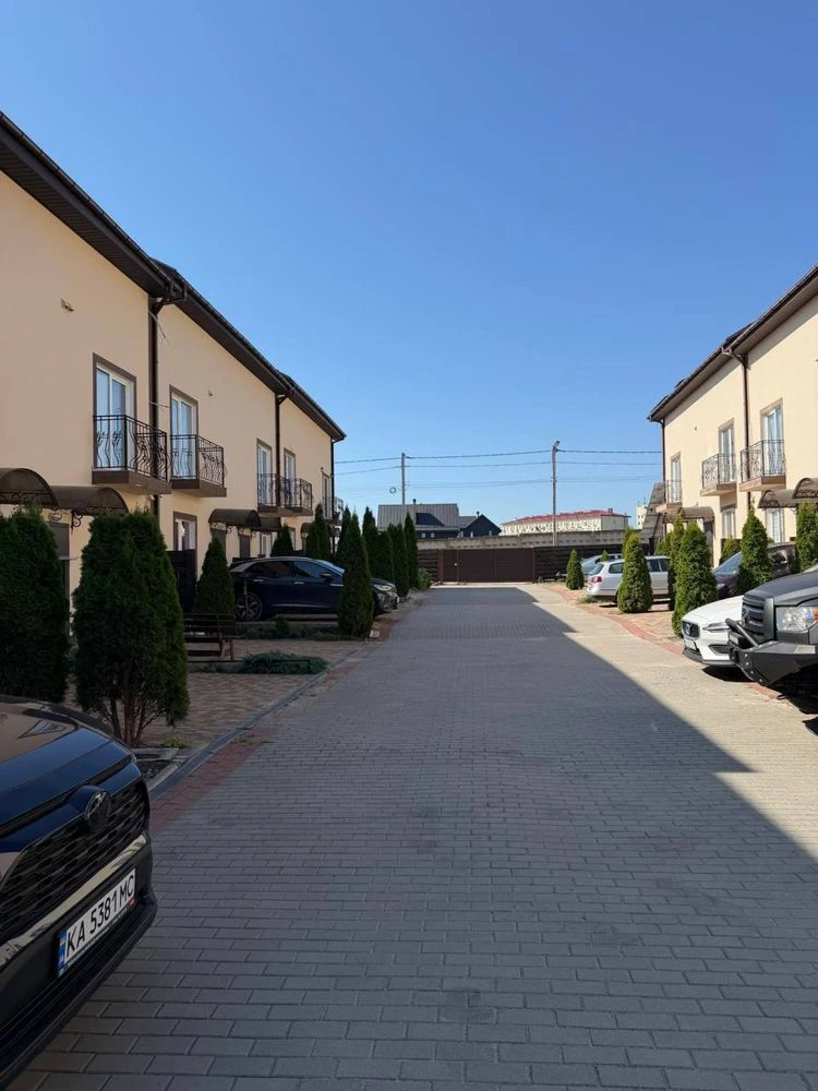 Таунхаус з ремонтом в Ірпені, район Стоянка-2, 4 кімнати, 2