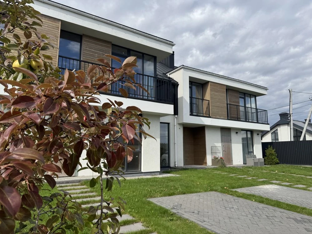 Продаж двоповерхового таунхауса в Ірпені. Закрытое коттеджное поселение
