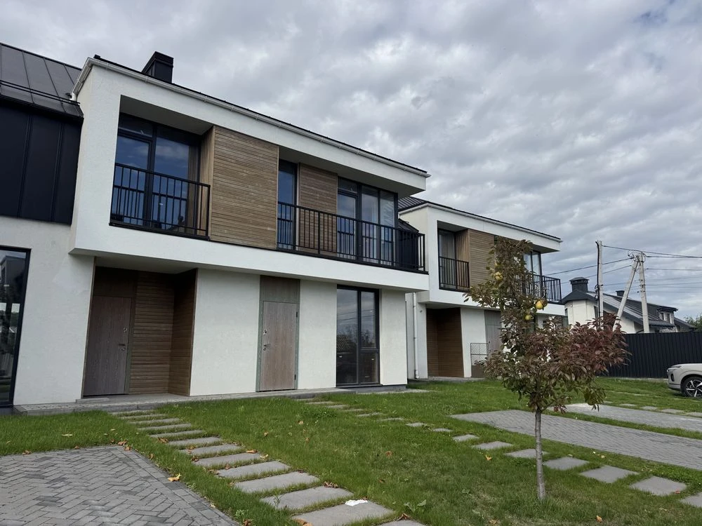 Продаж двоповерхового таунхауса в Ірпені. Закрытое коттеджное поселение