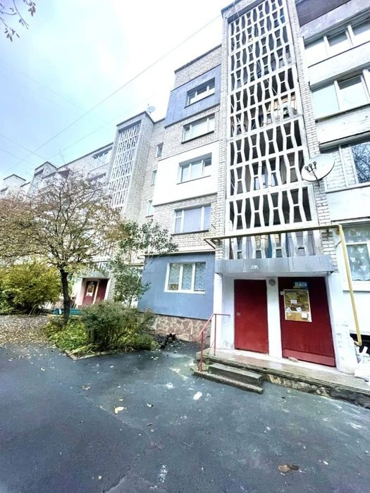 Простора 3к Чешка не кутова, мінімальне оформлення 42937