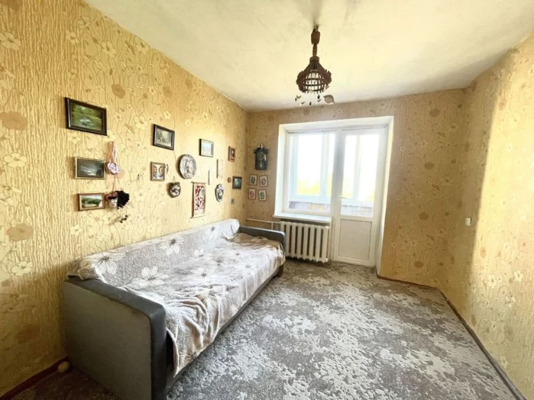 Простора 3к Чешка не кутова, мінімальне оформлення 42937