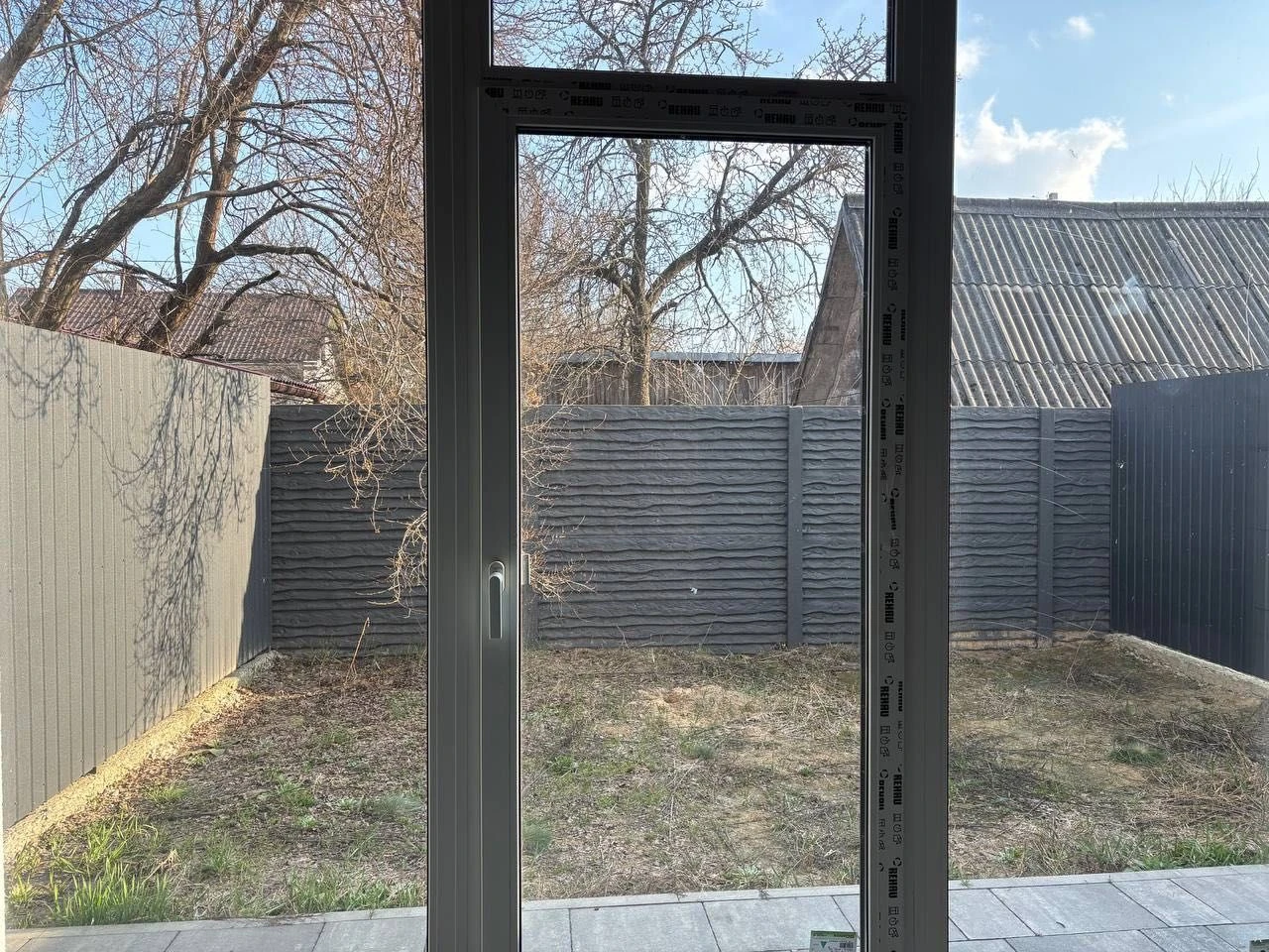 Продаж найдешевший готовий таунхаус з газом на затишній вули