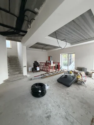 Продаж будинку з частковим ремонтом