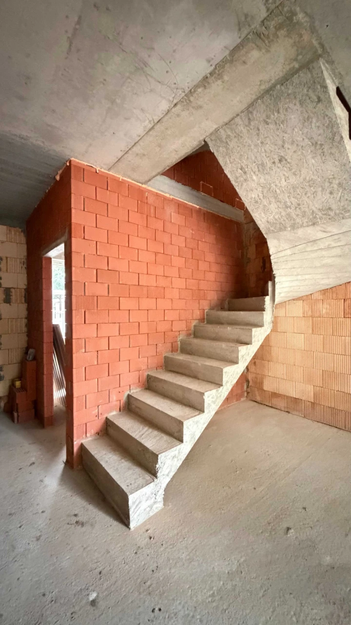 Таунхаус у центрі міста | 84 м² + 35 м² мансарди