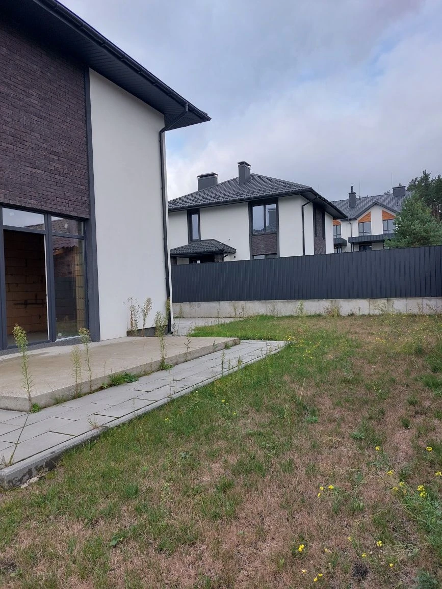 Продам ідеальний будинок  по вул. Глазового, 31. Без комісії