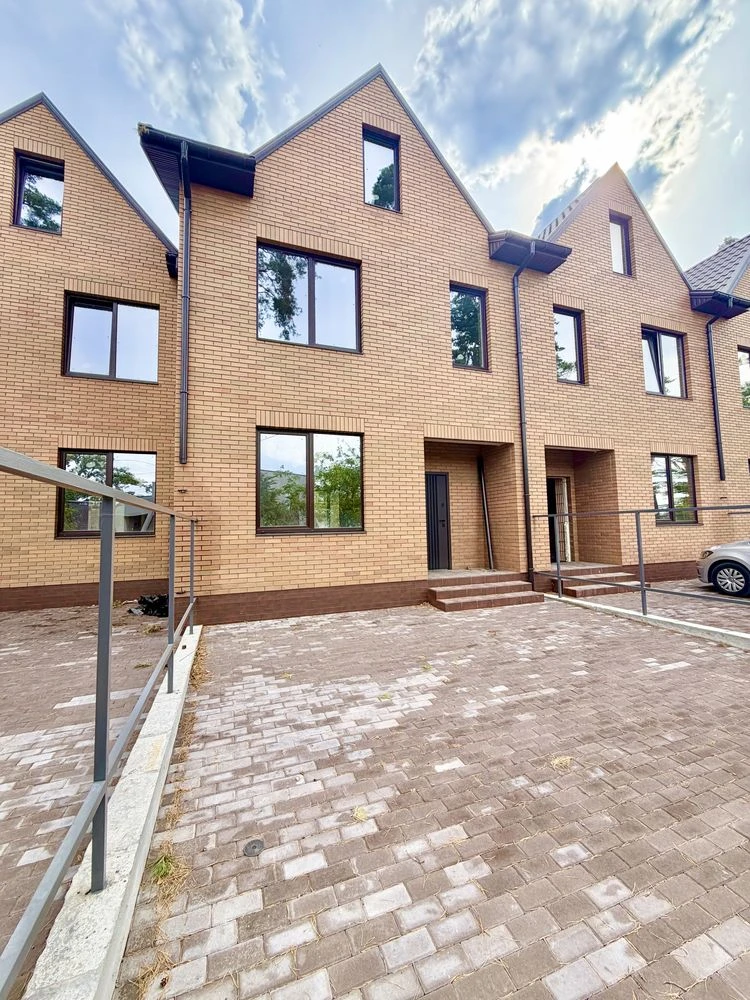 Townhouse in the center of Irpin! Eurobuilding!