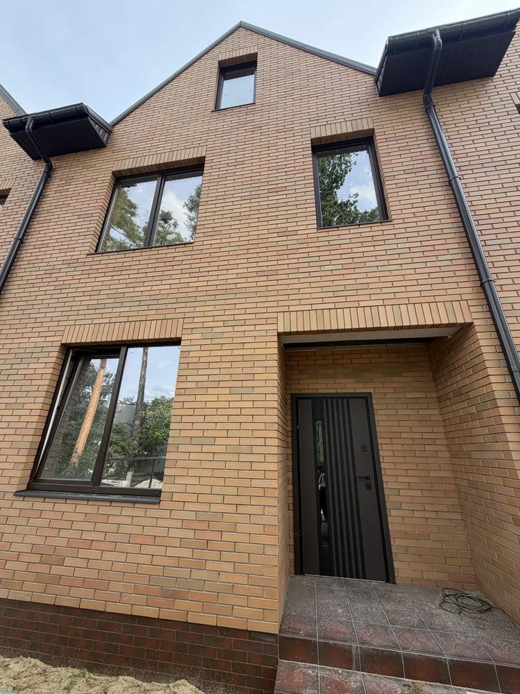 Townhouse in the center of Irpin! Eurobuilding!