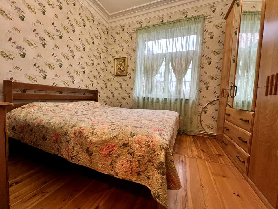 Будинок. Ірпінь, вулиця Богдана Хмельницького