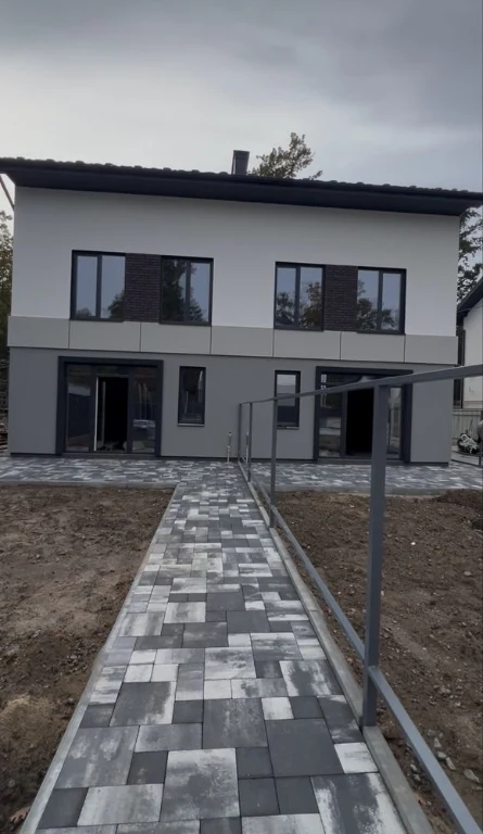 Продаж дуплексів в центрі міста Ірпінь, власна ділянка.