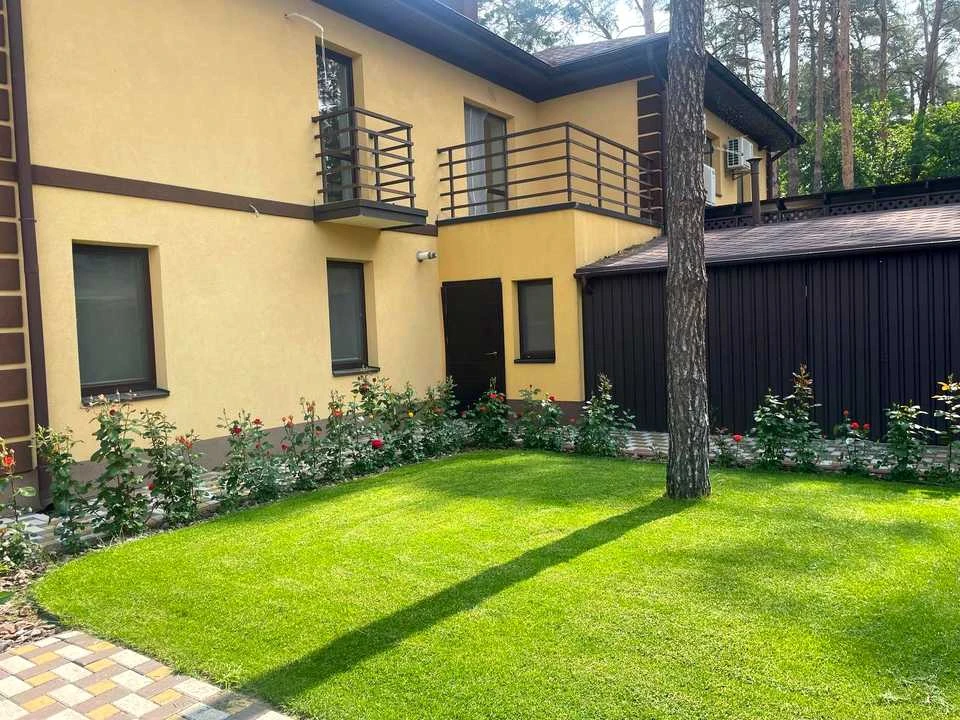 Дом. Ирпень, улица Героев