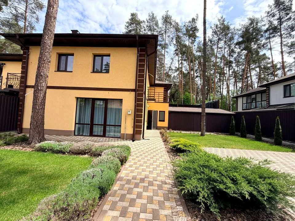 Дом. Ирпень, улица Героев