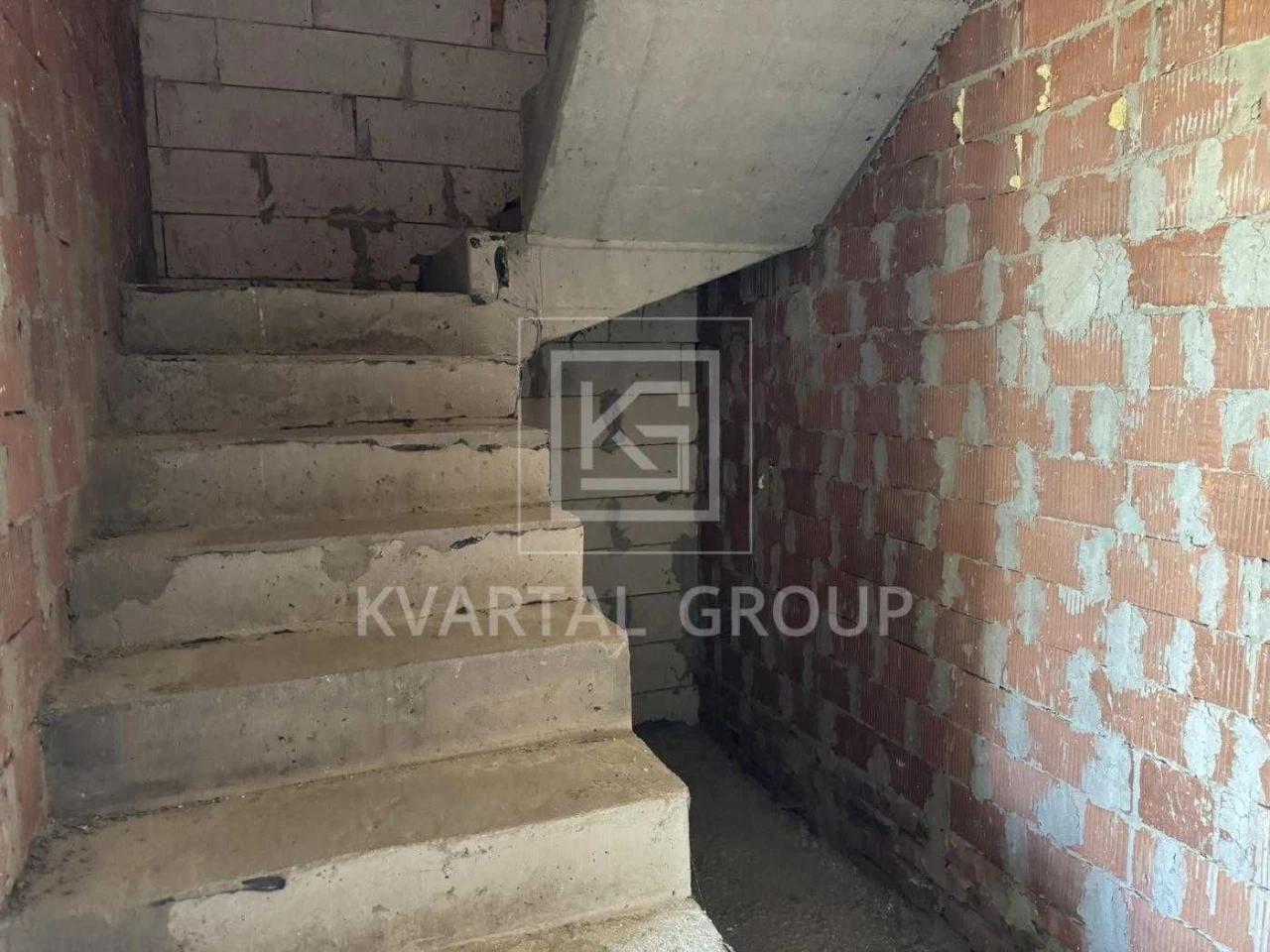 Townhouse 95 m² in Stoianka! Your own yard, convenient access to Kyiv