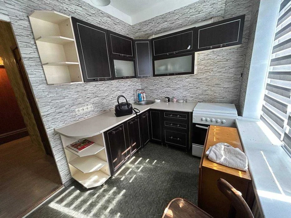 I will sell a 1-room apartment on Polyakova street