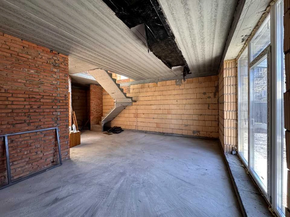 Будинок. Ірпінь, вулиця Академіка Ромодова (Льва Толстого)