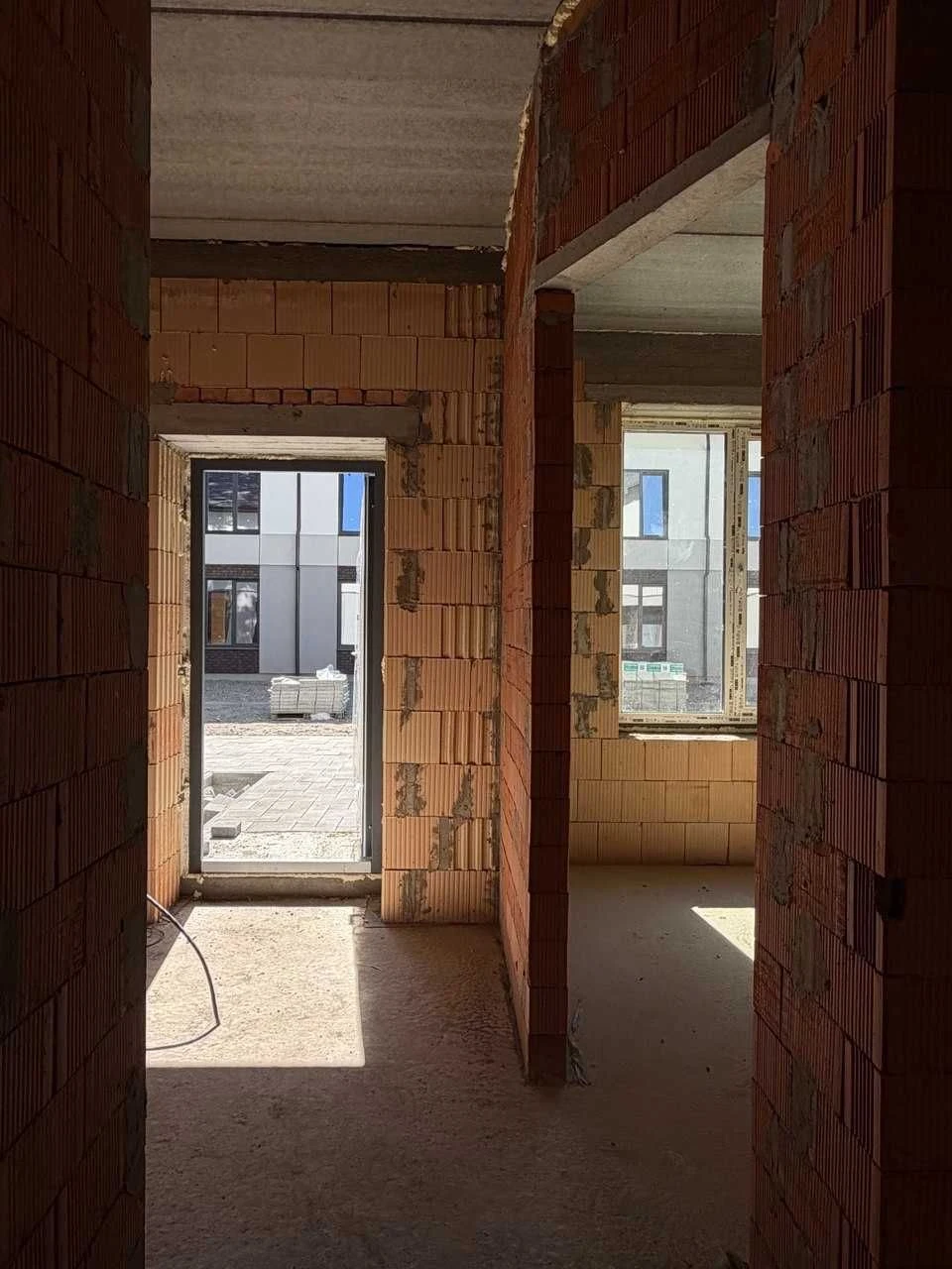 Продаж, Кутовий Таунхаус , 100К/ Газ/ центр.комун/Ірпінь