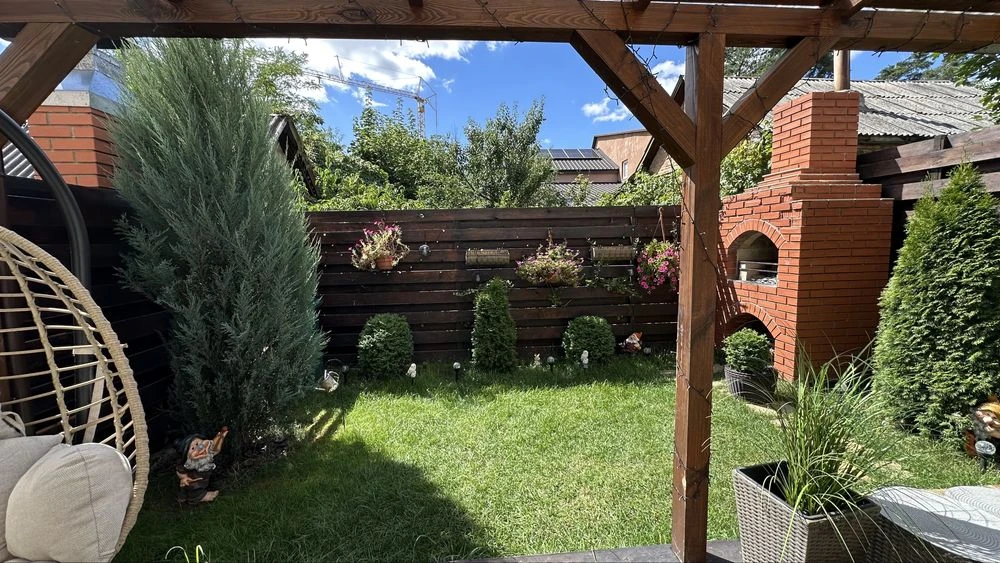 Центр Ірпеня, біля Рошену. Таунхаус 100 м² + мансарда 35 м²